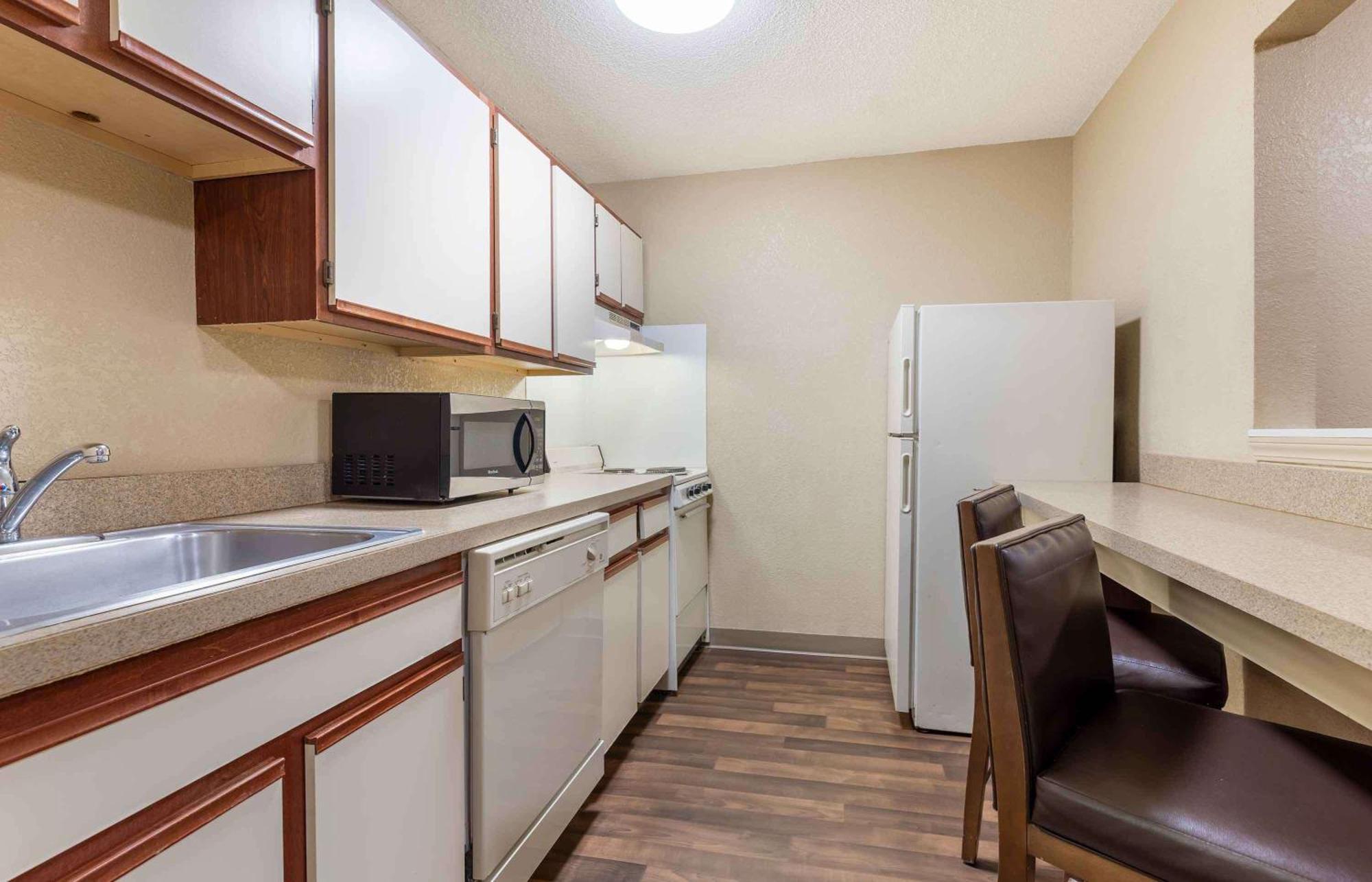 Extended Stay America Suites - Wichita - East Экстерьер фото