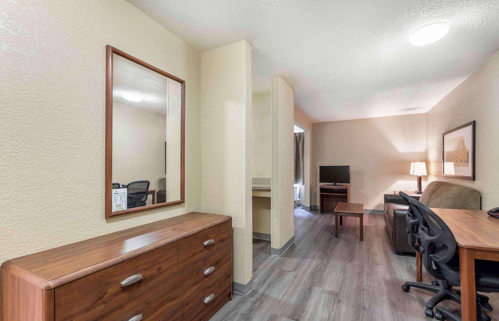 Extended Stay America Suites - Wichita - East Экстерьер фото