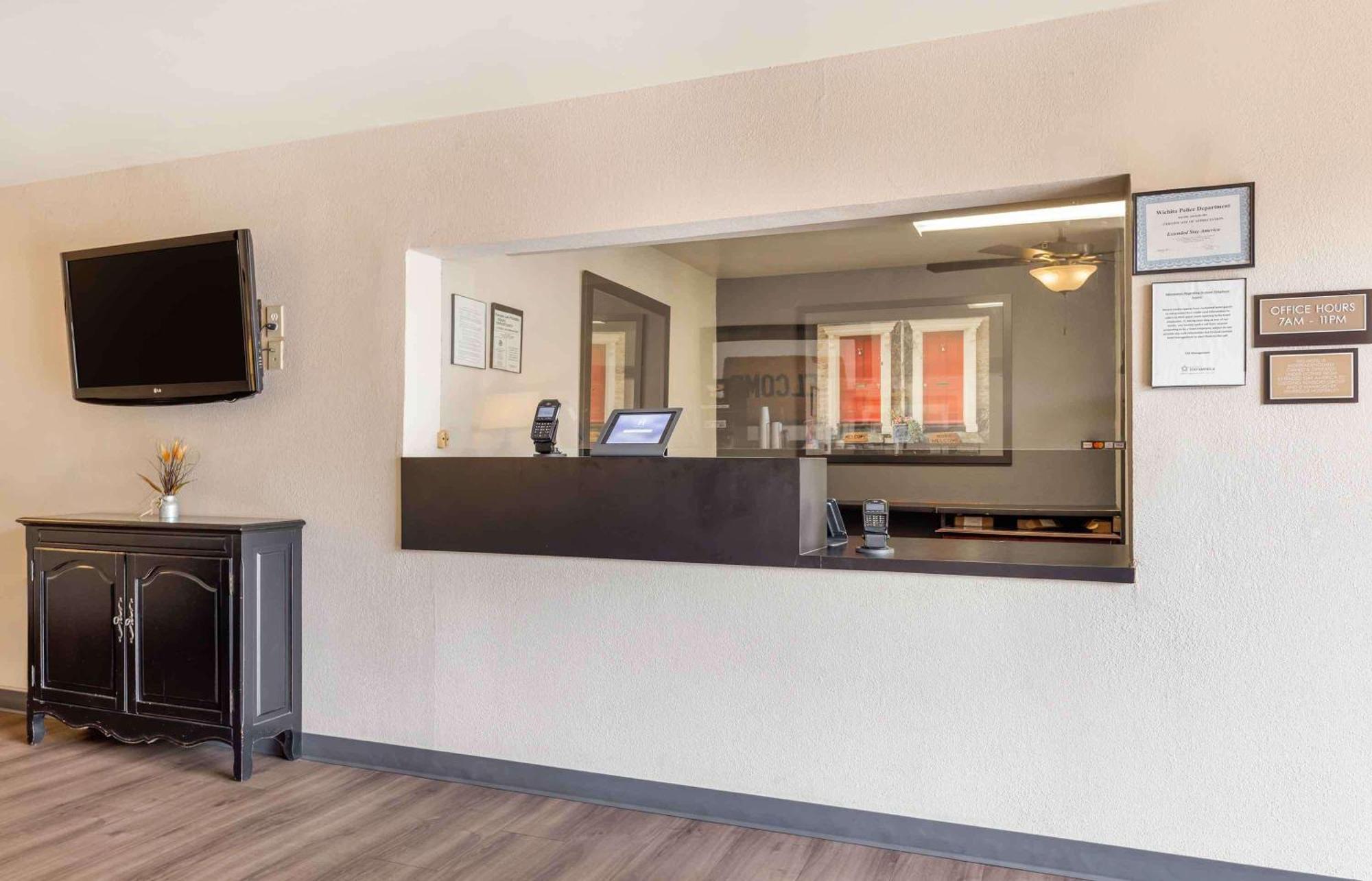 Extended Stay America Suites - Wichita - East Экстерьер фото